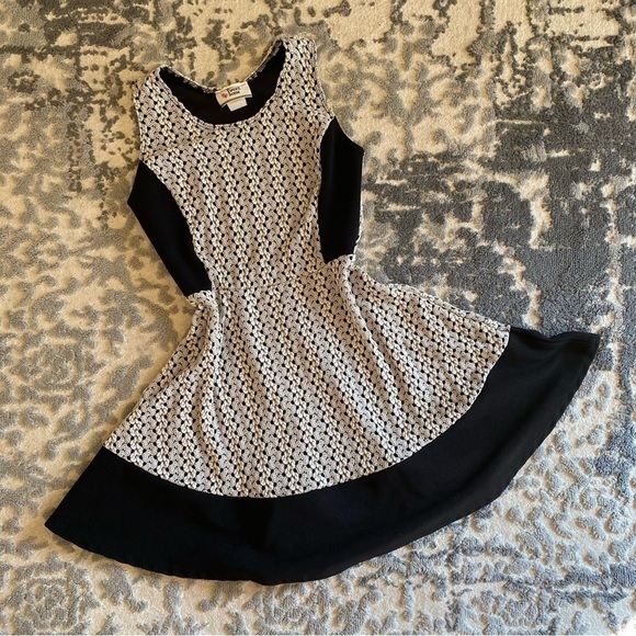 Y2k Tween Scene skater dress with crochet overlay - Picture 8 of 11